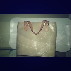Authentic Louis Vuitton Vernis Tote